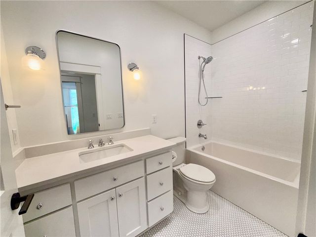 825 NW 14th Street, Bentonville, AR 72712