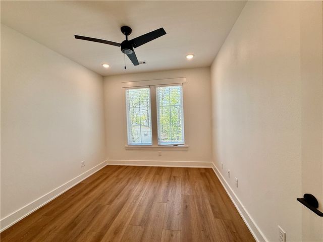 825 NW 14th Street, Bentonville, AR 72712