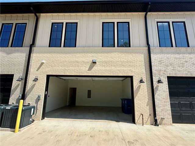 825 NW 14th Street, Bentonville, AR 72712