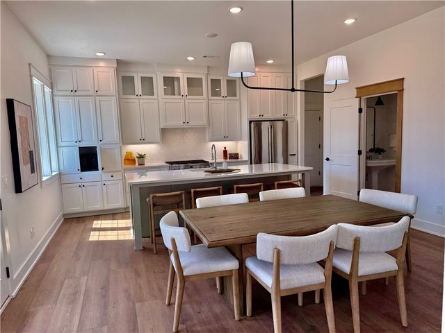 825 NW 14th Street, Bentonville, AR 72712