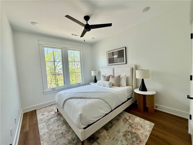 825 NW 14th Street, Bentonville, AR 72712