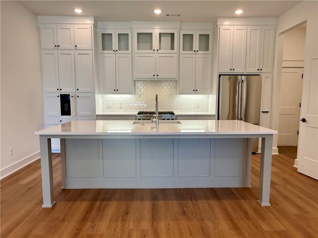 825 NW 14th Street, Bentonville, AR 72712