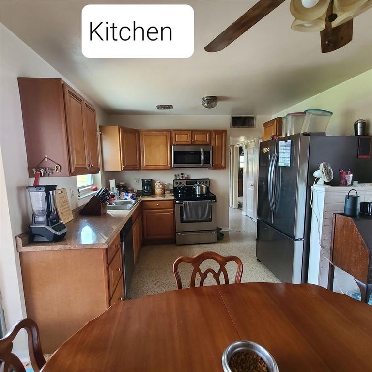 Image 13 of property listing at 6885 29TH TER N TERRACE, St Petersburg, FL 33710