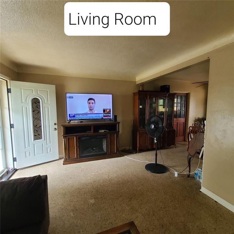 Image 6 of property listing at 6885 29TH TER N TERRACE, St Petersburg, FL 33710