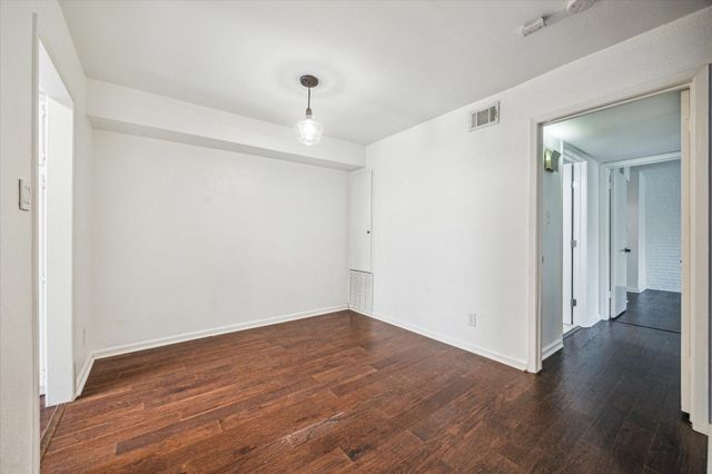 2744 Briarhurst Drive 16, Houston, TX 77057