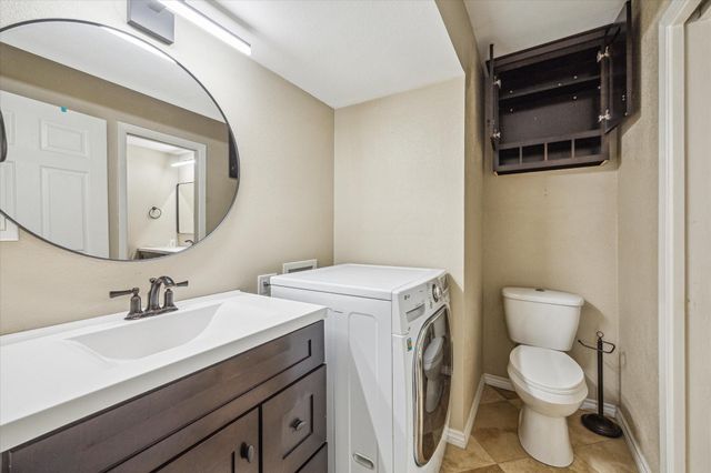 2744 Briarhurst Drive 16, Houston, TX 77057