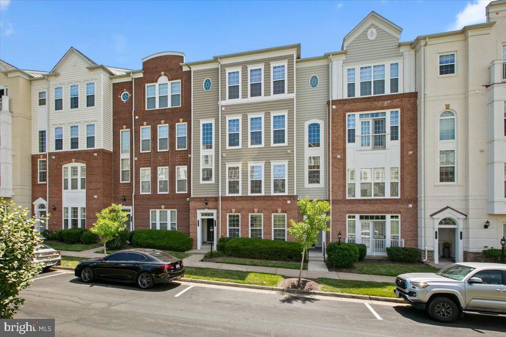 14519 BARKHAM DR, Woodbridge, VA 22191