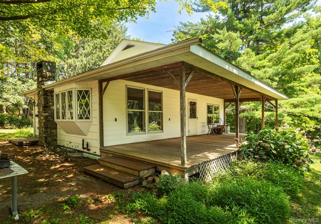 174 County Route 11, Pine Plains, NY 12567