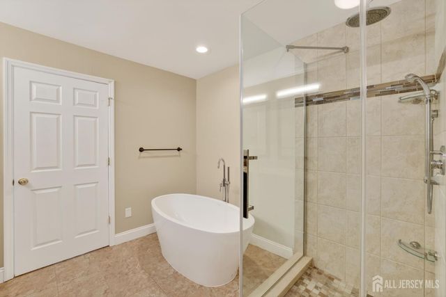 36 Windsong Circle, East Brunswick, NJ 08816