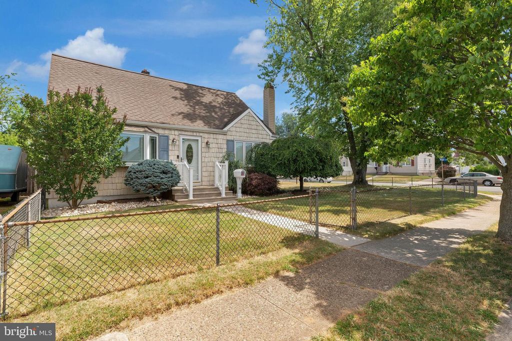 20 BETHANY CT, Hamilton, NJ 08610