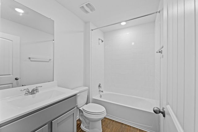 663 Ebbsfleet DR, Uhland, TX 78640