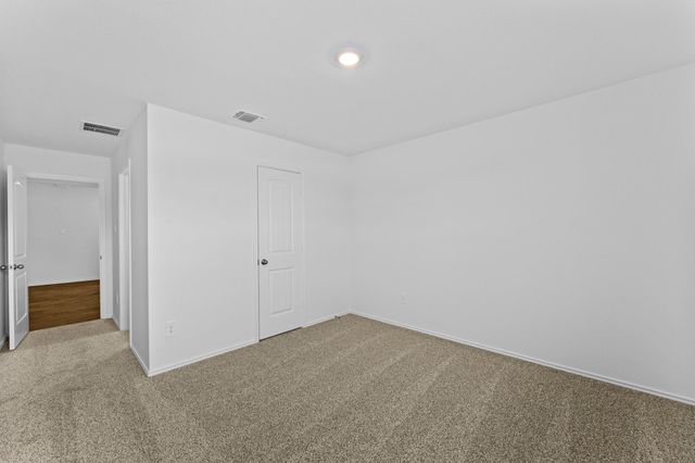 663 Ebbsfleet DR, Uhland, TX 78640