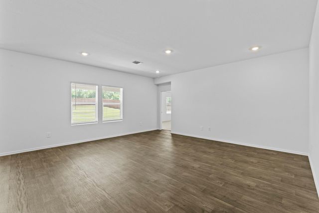 663 Ebbsfleet DR, Uhland, TX 78640