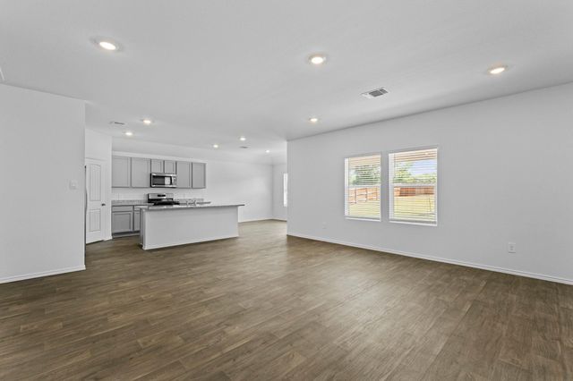 663 Ebbsfleet DR, Uhland, TX 78640
