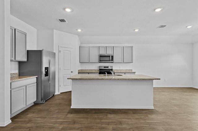 663 Ebbsfleet DR, Uhland, TX 78640