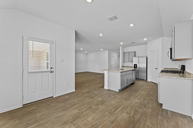 663 Ebbsfleet DR, Uhland, TX 78640