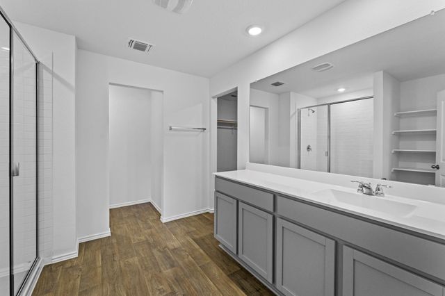 663 Ebbsfleet DR, Uhland, TX 78640