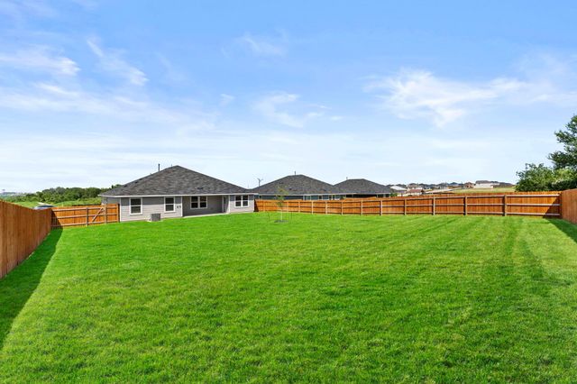 663 Ebbsfleet DR, Uhland, TX 78640