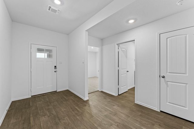 663 Ebbsfleet DR, Uhland, TX 78640