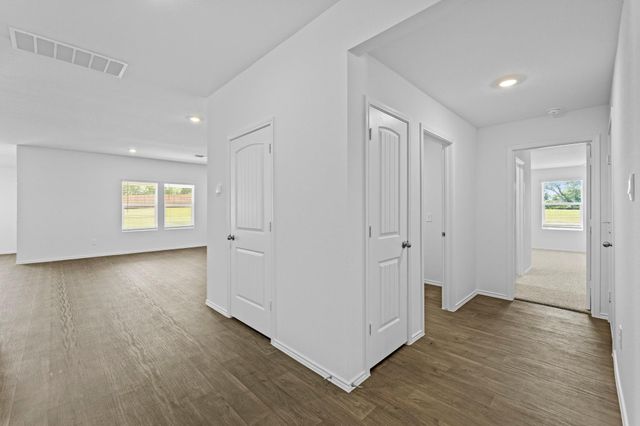 663 Ebbsfleet DR, Uhland, TX 78640