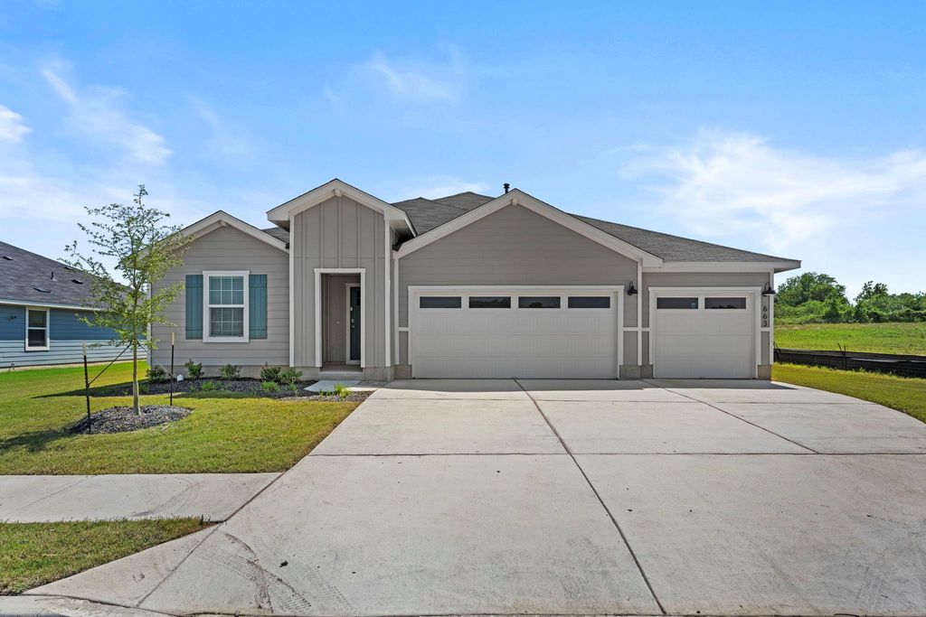 663 Ebbsfleet DR, Uhland, TX 78640