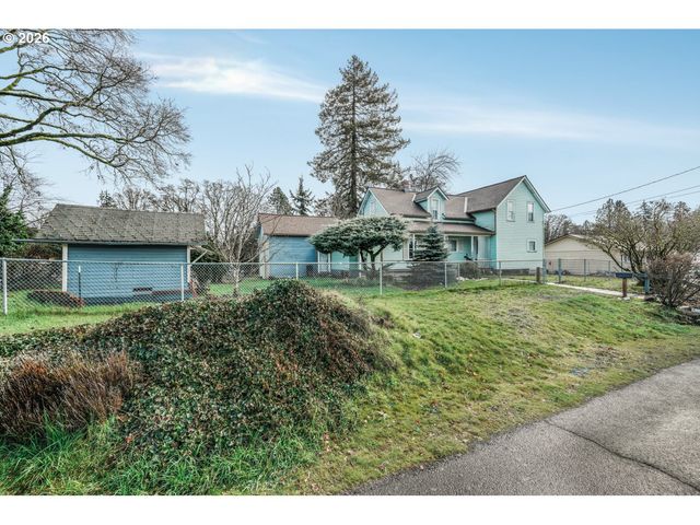290 N 5TH St, St Helens, OR 97051