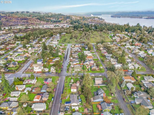 290 N 5TH St, St Helens, OR 97051