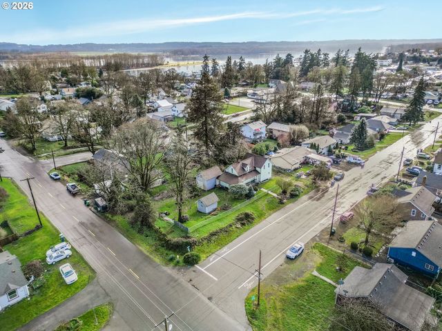290 N 5TH St, St Helens, OR 97051
