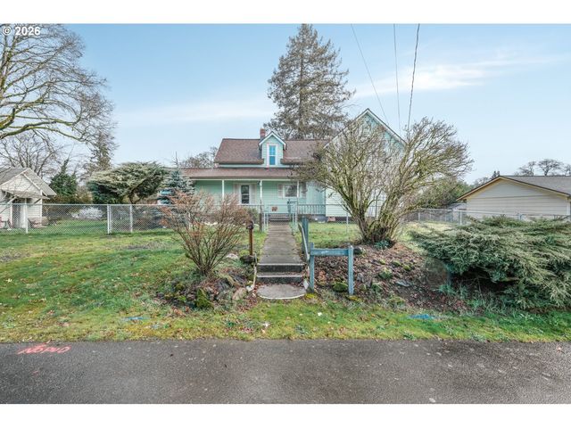 290 N 5TH St, St Helens, OR 97051