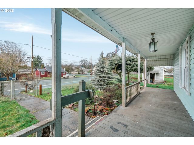 290 N 5TH St, St Helens, OR 97051