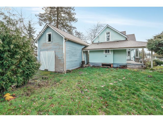 290 N 5TH St, St Helens, OR 97051