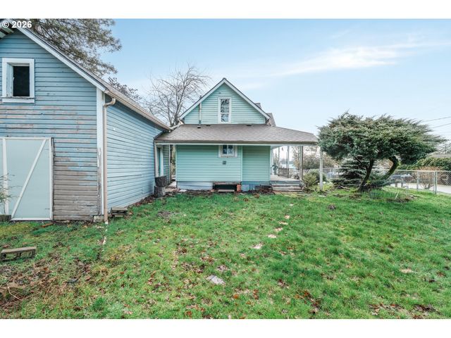 290 N 5TH St, St Helens, OR 97051