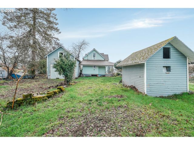 290 N 5TH St, St Helens, OR 97051