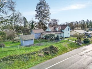 290 N 5TH St, St Helens, OR 97051