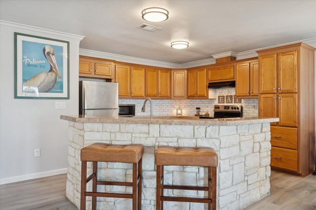 2385 Broadway Street, Dickinson, TX 77539