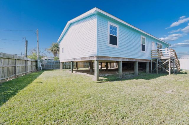 2385 Broadway Street, Dickinson, TX 77539