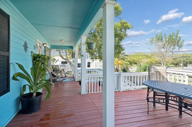 2385 Broadway Street, Dickinson, TX 77539