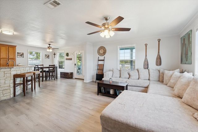 2385 Broadway Street, Dickinson, TX 77539