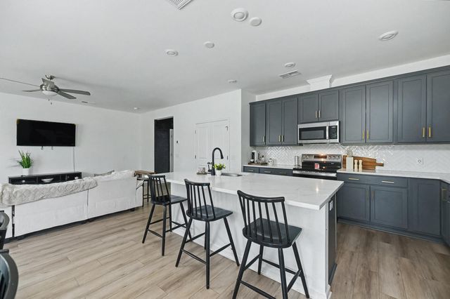 202 Palfrey Drive, Ridgeville, SC 29472