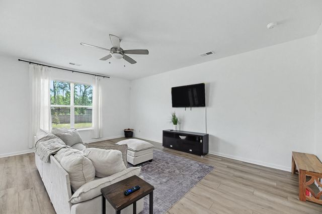 202 Palfrey Drive, Ridgeville, SC 29472