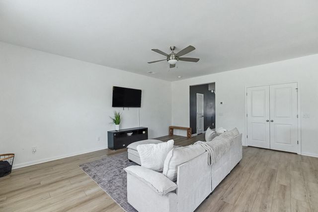 202 Palfrey Drive, Ridgeville, SC 29472