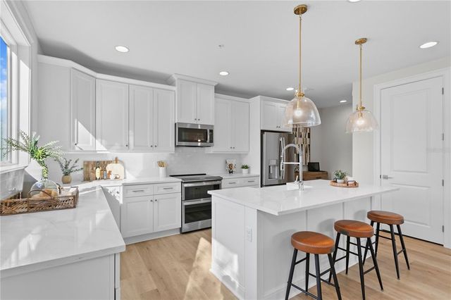 208 W FRANCES AVENUE 1, Tampa, FL 33602
