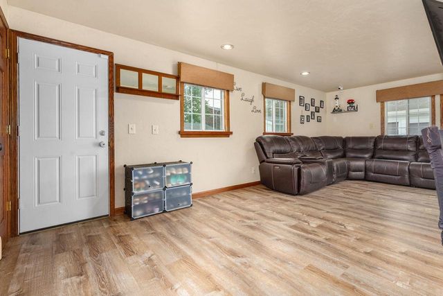 156 WRIGHT AVENUE, Neenah, WI 54956
