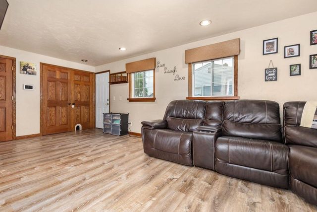 156 WRIGHT AVENUE, Neenah, WI 54956