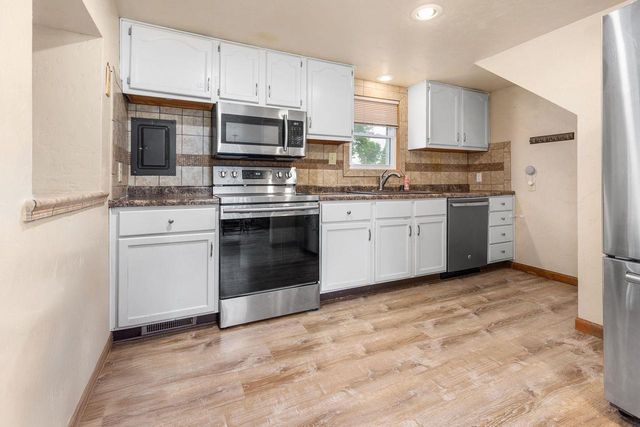 156 WRIGHT AVENUE, Neenah, WI 54956