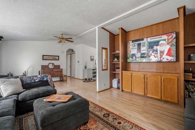 147135 Bills Road, Gilchrist, OR 97737