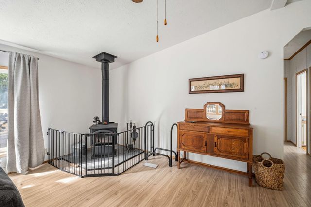 147135 Bills Road, Gilchrist, OR 97737