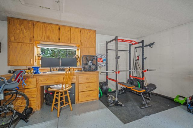 147135 Bills Road, Gilchrist, OR 97737