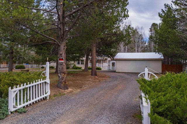 147135 Bills Road, Gilchrist, OR 97737
