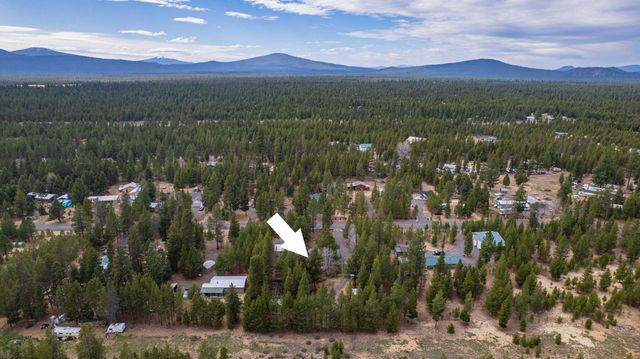 147135 Bills Road, Gilchrist, OR 97737